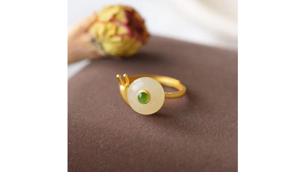 Snail ring with chalcedony and tourmaline, adjustable size