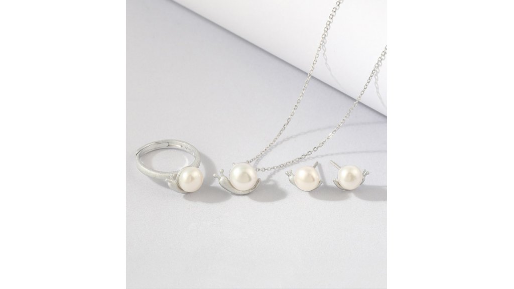 Stříbrná šnečí souprava šperků s perlami