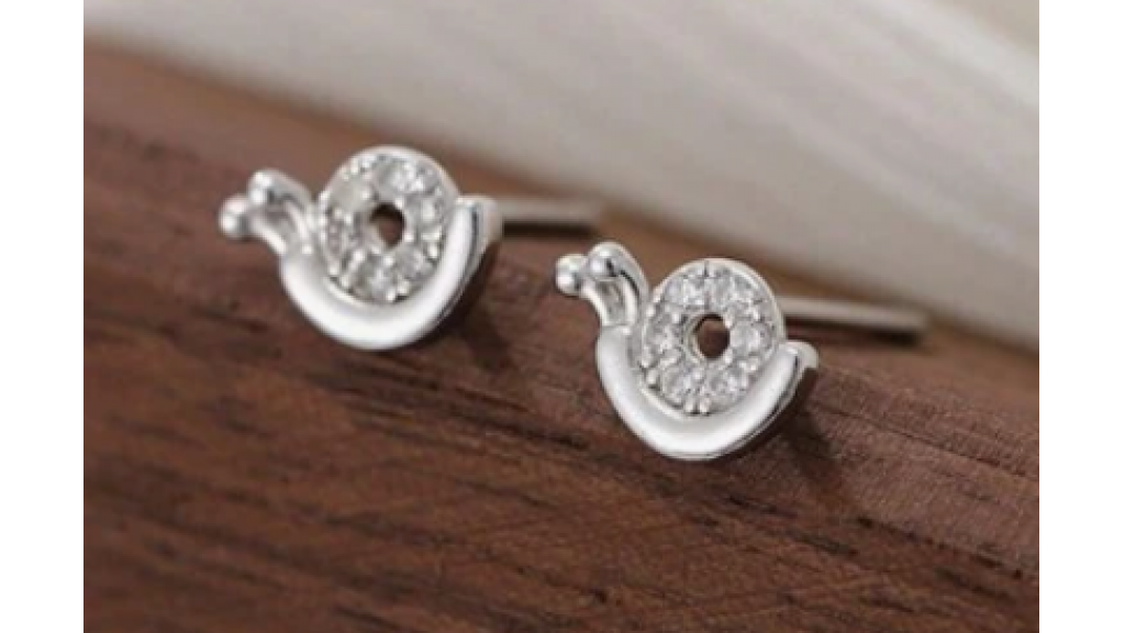 Silver snail earrings with zircons type 3