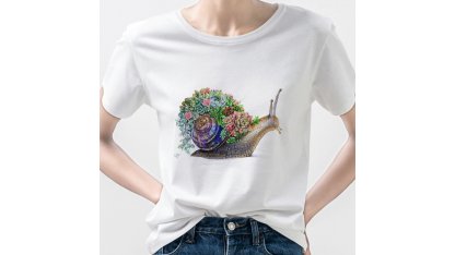 Frauen-T-Shirt Schnecke mit Blumen