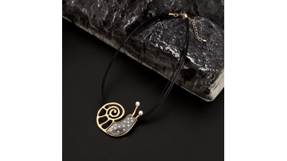 Necklace with large snail pendant 2