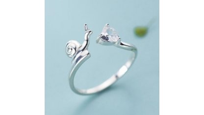 Snail ring with heart-shaped zircon, adjustable size