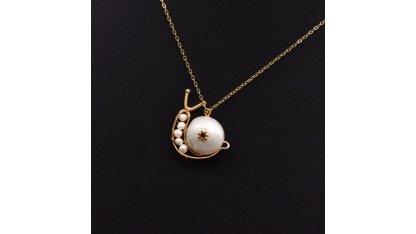 Stříbrný náhrdelník šnek s perlami, handmade 2