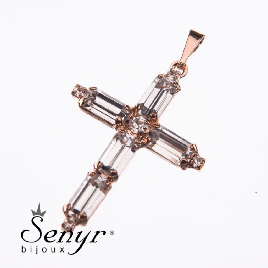 Chain with pendant cross