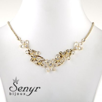 Necklace with romantic shade