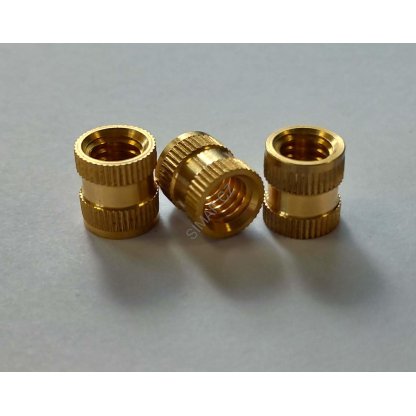 Zálisek do plastu Typ D M6x9