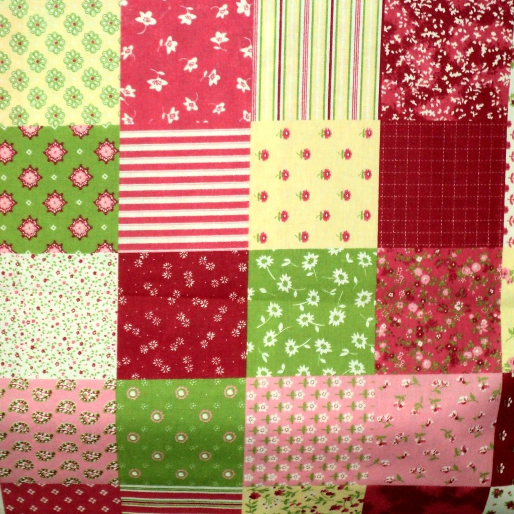 Červený patchwork panel 10.5cm