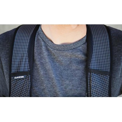 batoh Dakine Network 30L Carbon
