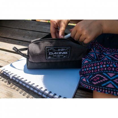 penál / pouzdro Dakine Accessory case Crescent Floral