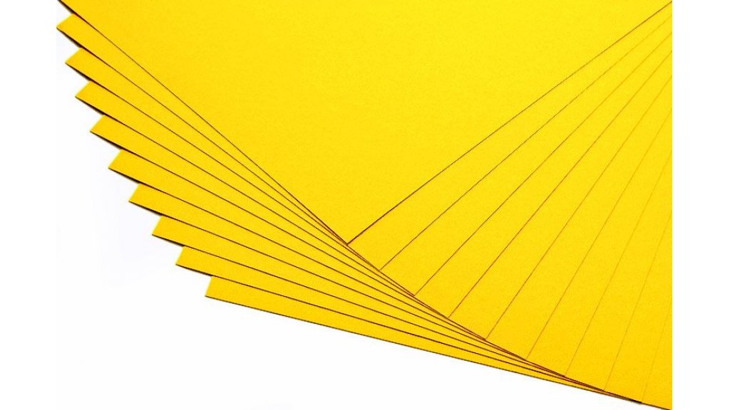 Barevné papíry slunečně žluté - 20 listů A4 - 130g