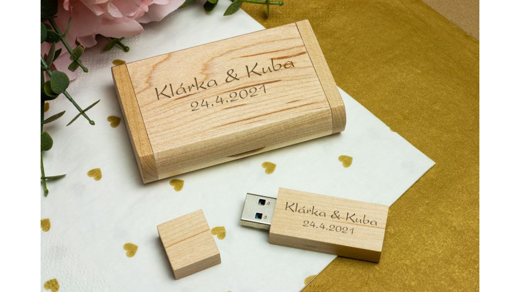 Dřevěný flashdisk 128 GB USB 3.0 s gravírováním