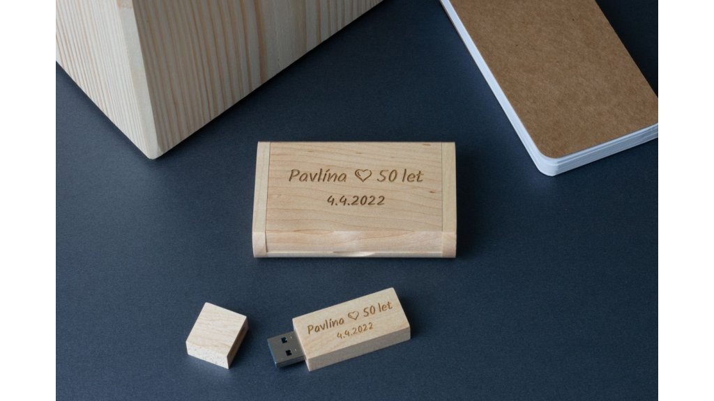 Dřevěný flashdisk 128 GB USB 3.0 s gravírováním