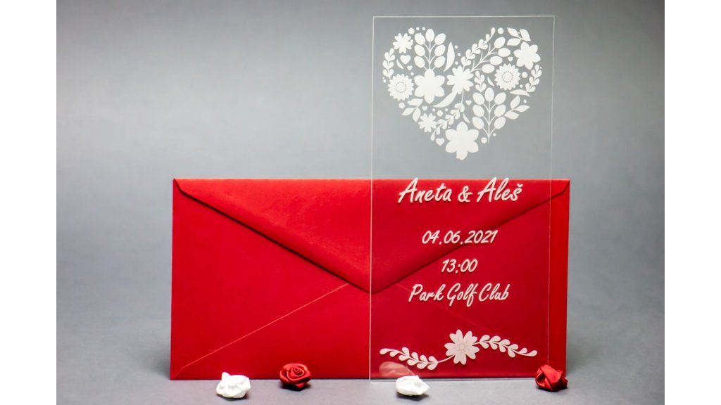 Originální svatební oznámení z plexi - Květinové srdce
