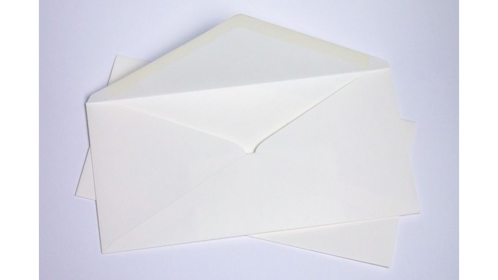 Silné obálky DL na svatební oznámení - perlově bílé