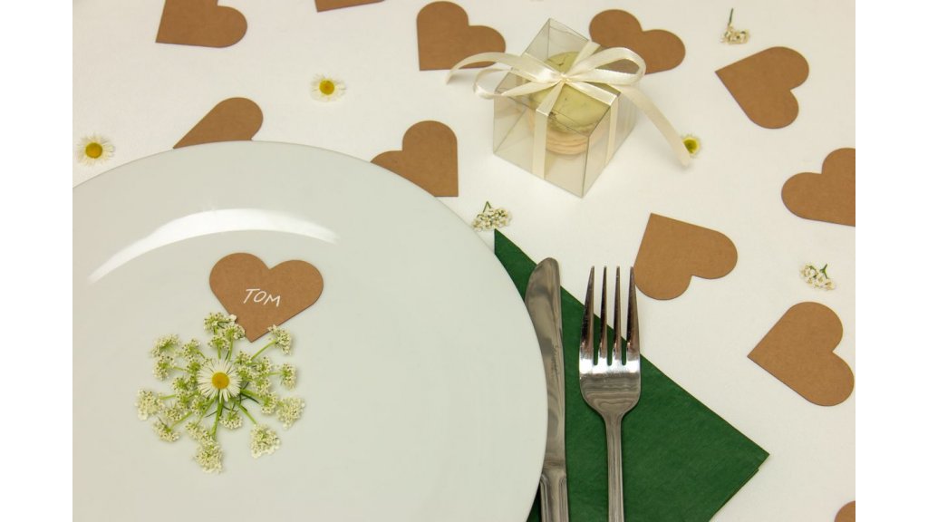 Svatební konfety na stůl - srdce - rustikální