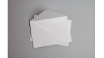 Silné obálky na svatební oznámení velikosti A6 - perlově bílé