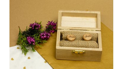 Dřevěná truhlička na prstýnky s vlastním textem 2