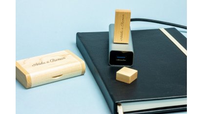 Dřevěný flashdisk 128 GB USB 3.0 s gravírováním