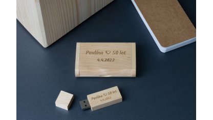 Dřevěný flashdisk 128 GB USB 3.0 s gravírováním