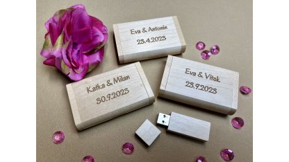 Dřevěný flashdisk 128 GB USB 3.0 s gravírováním