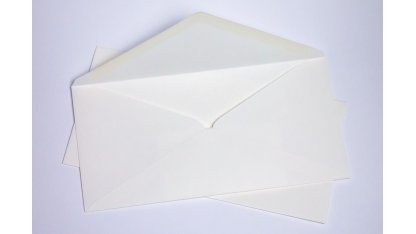 Silné obálky DL na svatební oznámení - perlově bílé