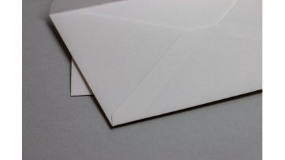 Silné obálky na svatební oznámení velikosti A6 - perlově bílé