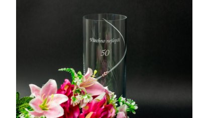 Skleněná váza s krystaly Swarovski s gravírováním 2