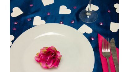 Svatební konfety na stůl - srdce - sněhové 2