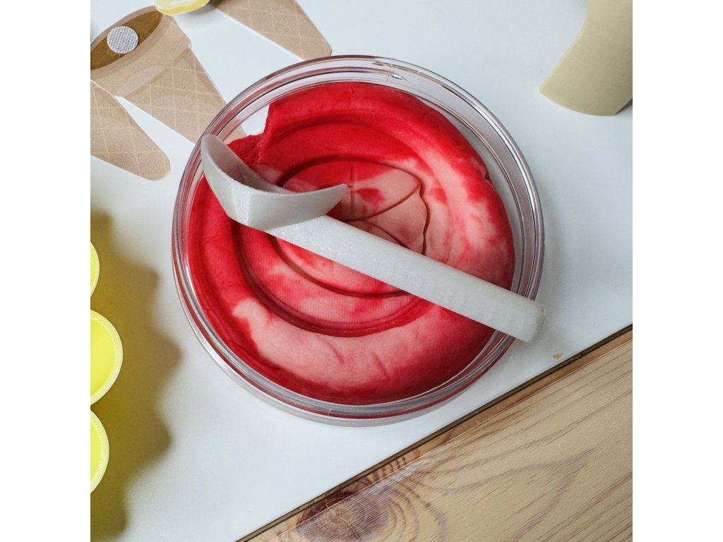 Dětská naběračka na zmrzlinu – ideální pro sensory play
