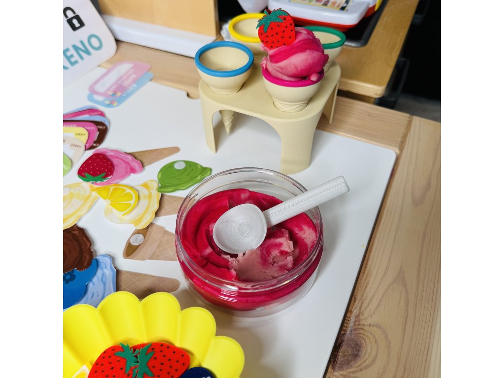 Dětská naběračka na zmrzlinu – ideální pro sensory play