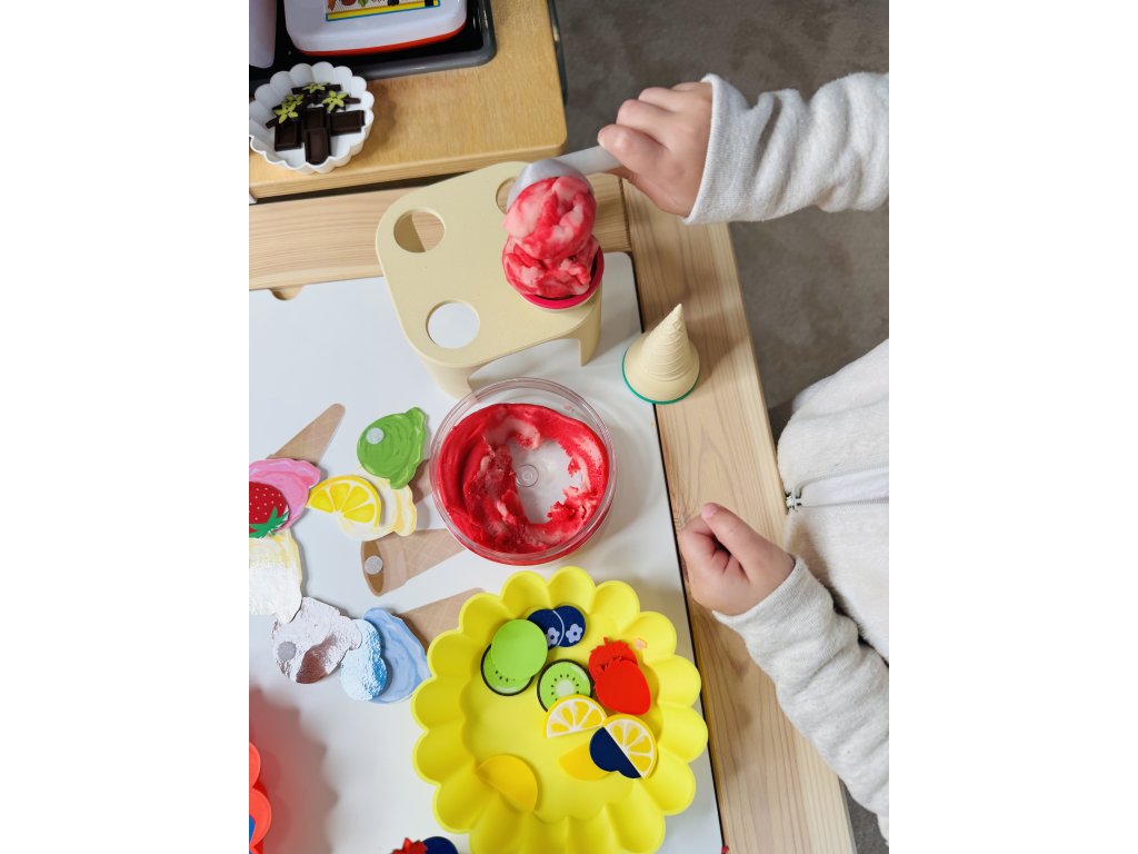 Dětská naběračka na zmrzlinu – ideální pro sensory play