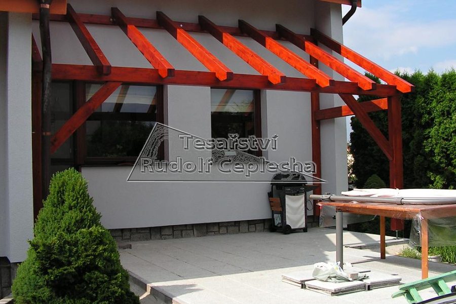 Realizace zakázkového terasového zastřešení u rodinného domu, Třemošná, foto 1