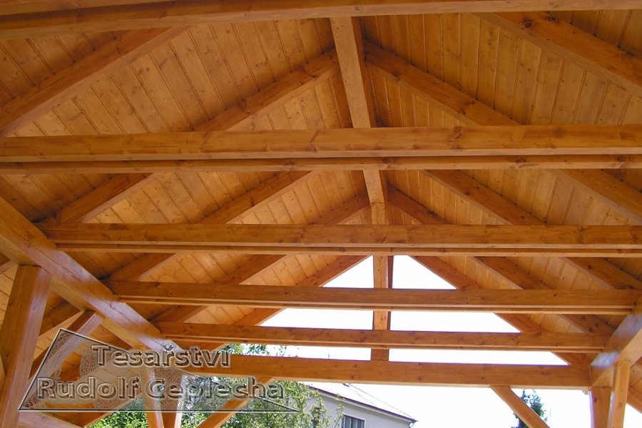 Realizace dřevěné konstrukce altánu u rodinného domu, Červený Hrádek, foto 3