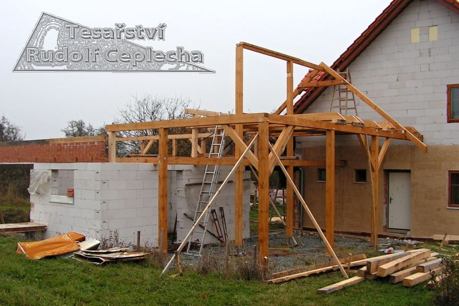Realizace dřevěné konstrukce přístavby u rodinného domu, Netunice, foto 1