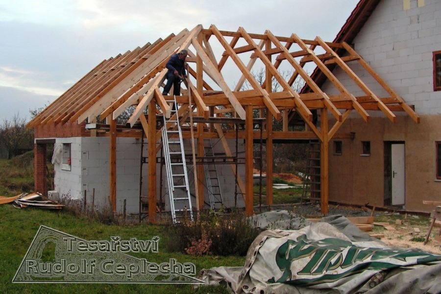 Realizace dřevěné konstrukce přístavby u rodinného domu, Netunice, foto 3