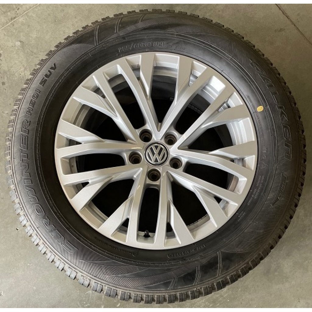 Bazar. komplety 8,0x18 5/112 ET25 Original VW Touareg, 255/60R18 zimní Falken HS01 Ewinter