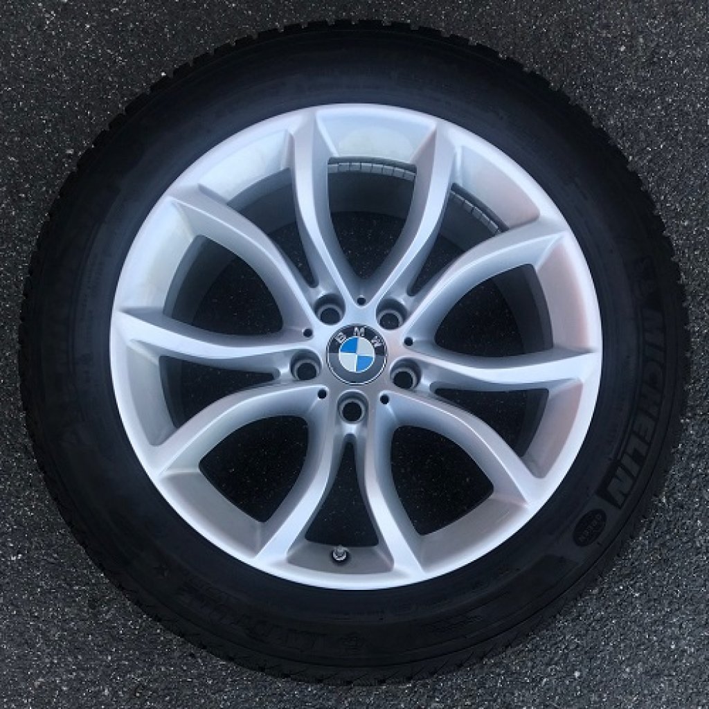 Bazar. komplety 9,0x19 5/120 ET48 a ET18 Original BMW X6, zimní 255/50R19 107V RFT