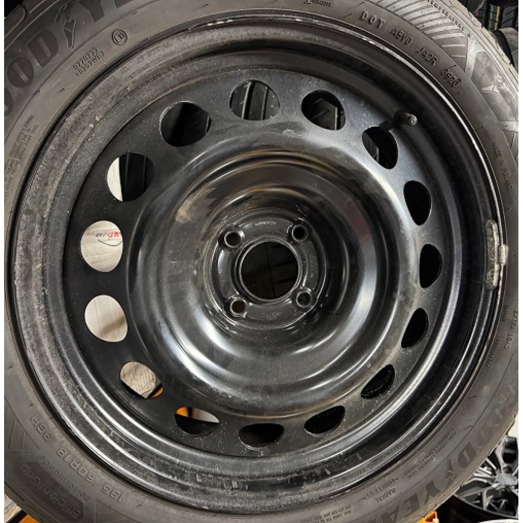 Bazar. letní pneu 195/60R18 96H Good year Eff.grip Perf. 6-7mm, DOT21, plech.disky zdarma