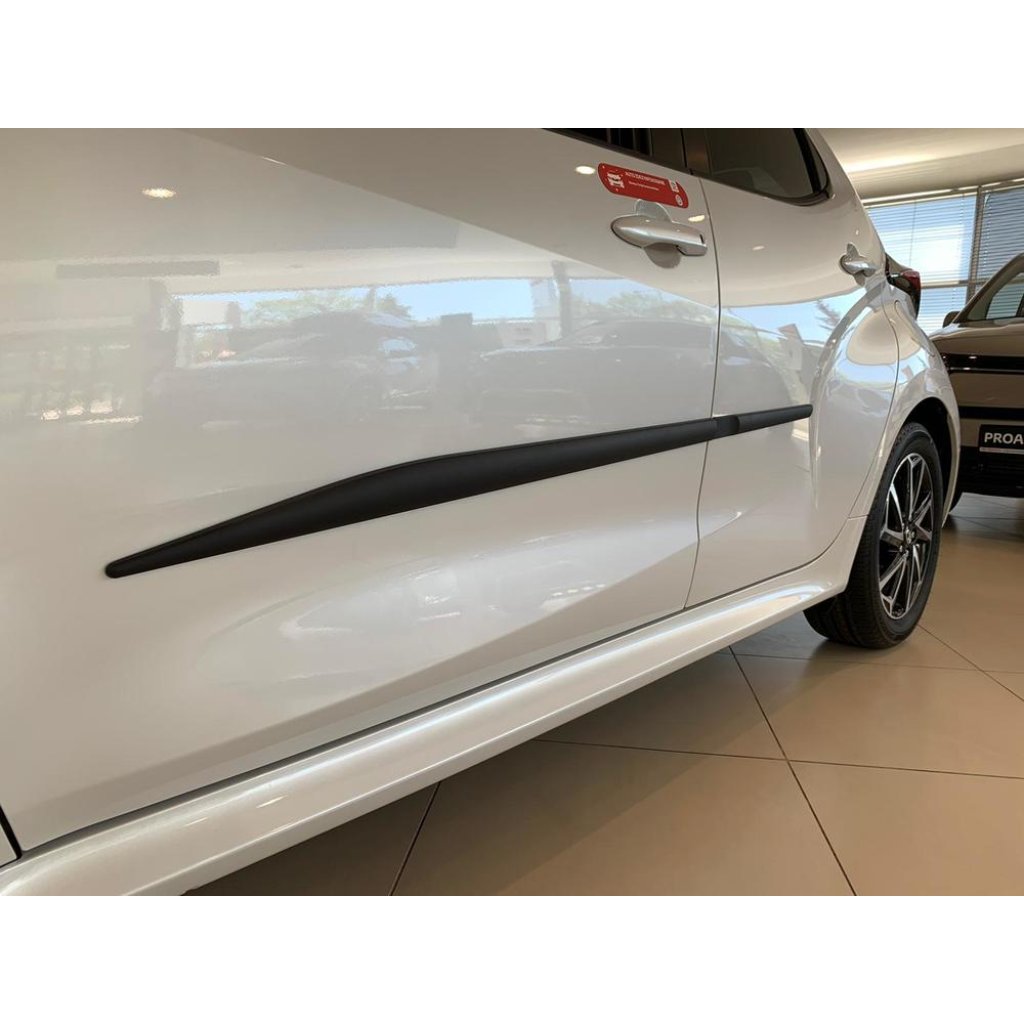 Boční lišty na dveře Toyota Yaris 5dv 2020- F69 | Rider