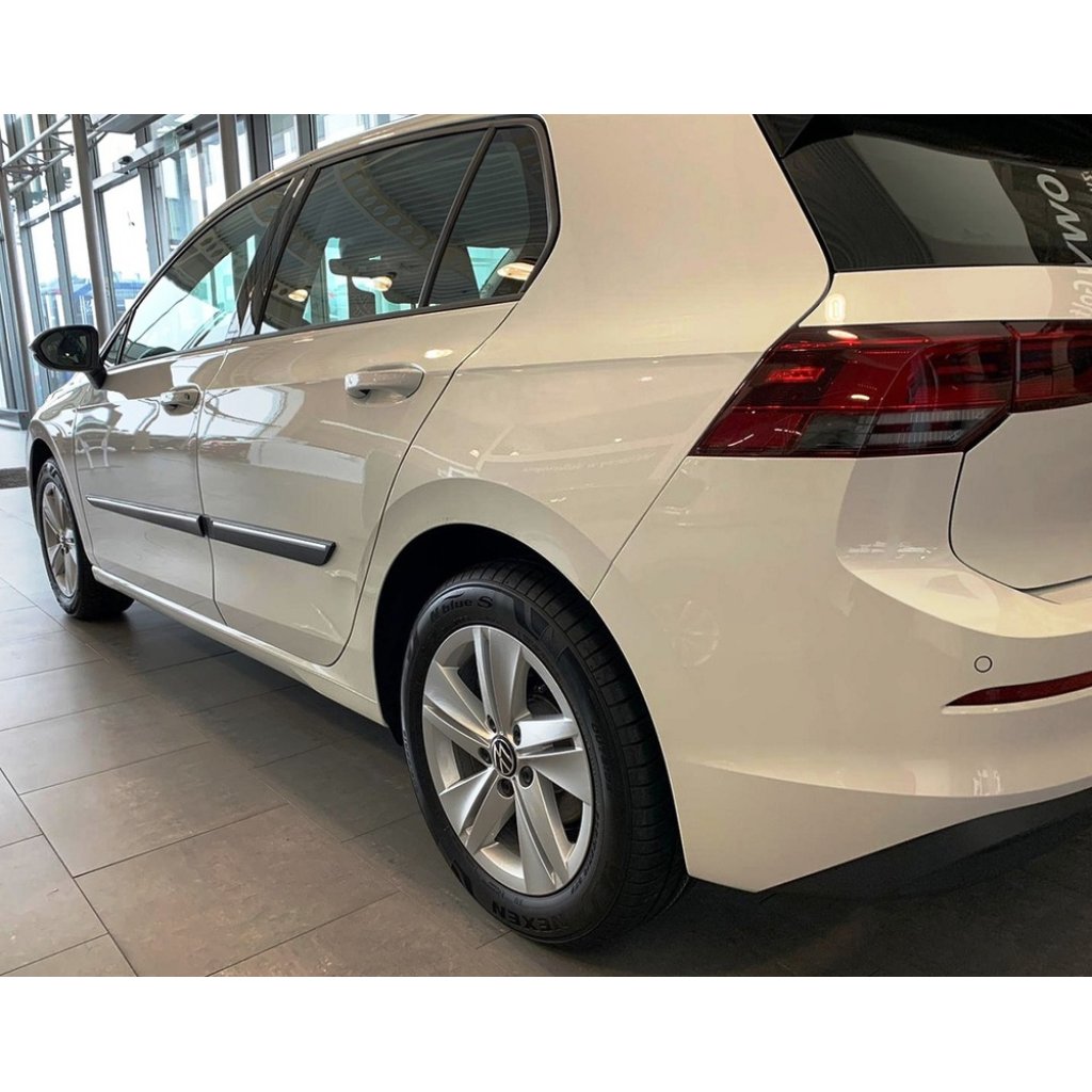 Boční lišty na dveře Volkswagen Golf VIII Hatchback 2020- F23 | Rider