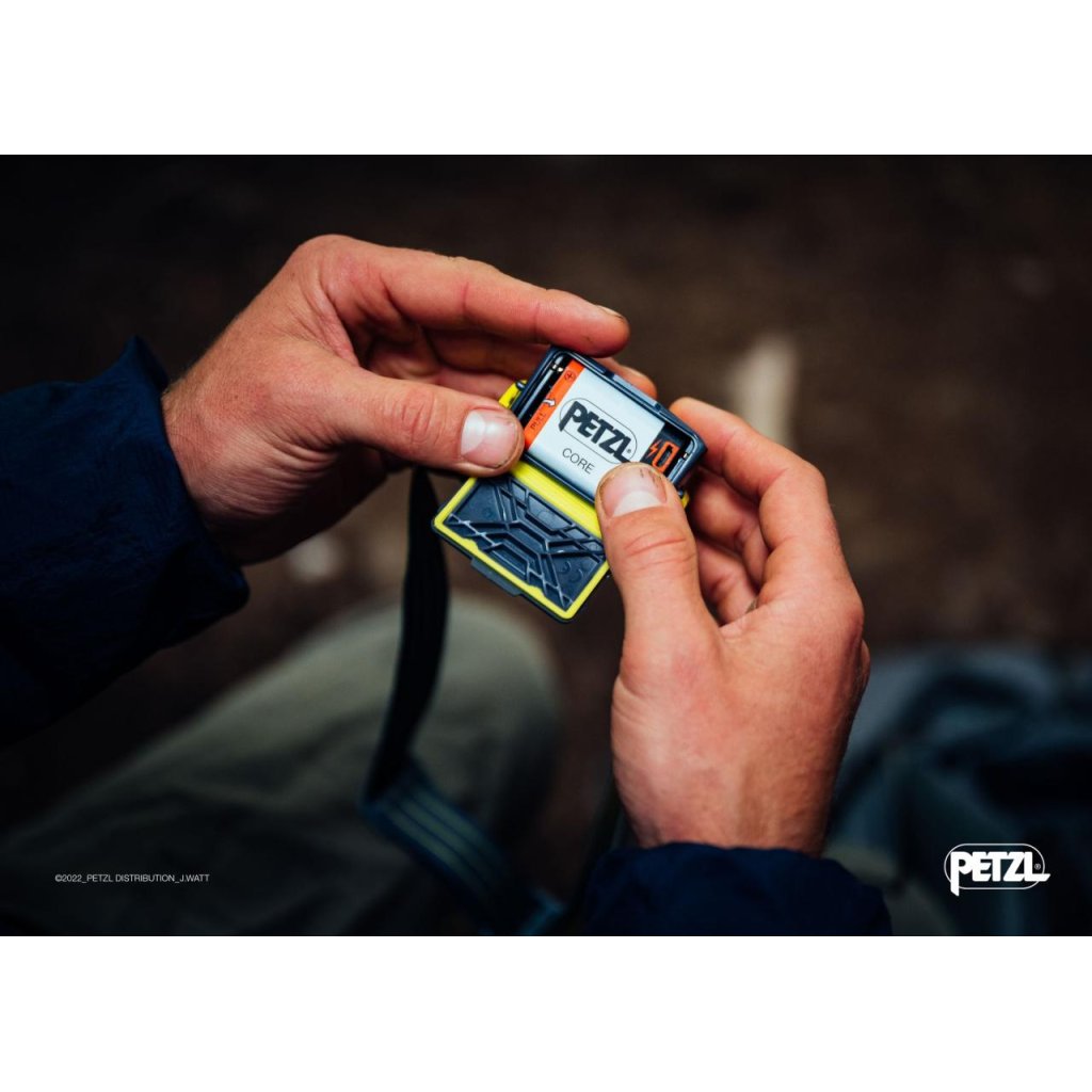 Čelovka PETZL Tikka Core 2022, šedá, 450 lm - E067AA00