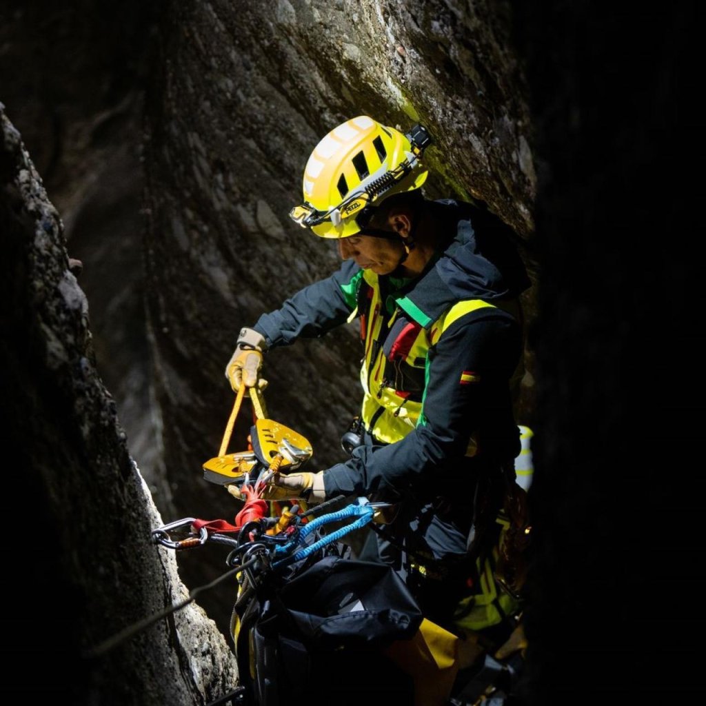 Čelovka PETZL Xena, 1400 lm - E004BA00
