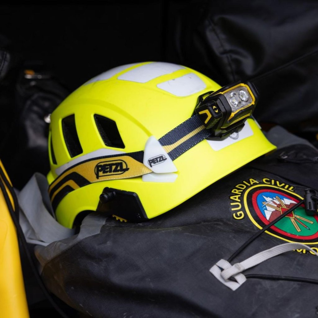 Čelovka PETZL Xena, 1400 lm - E004BA00