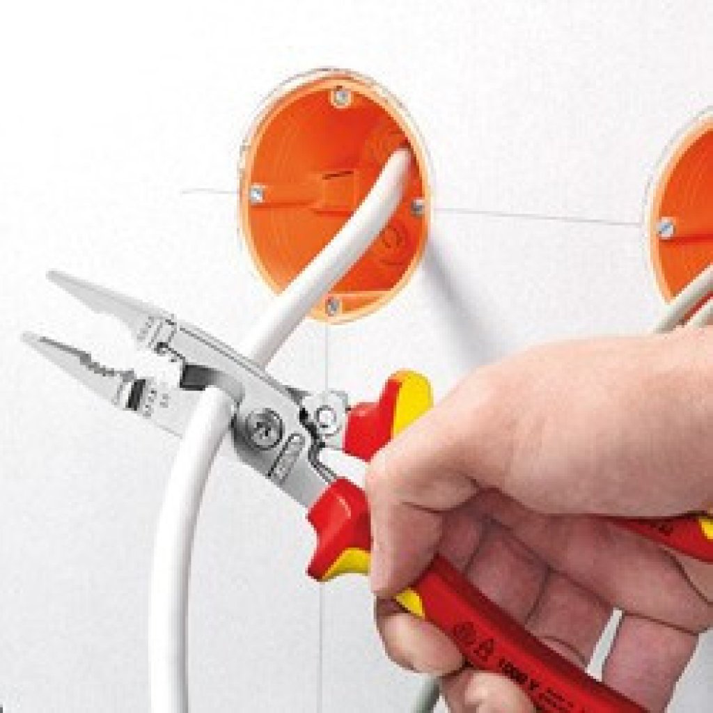 Elektroinstalační kleště chromované 200 mm - 1386200