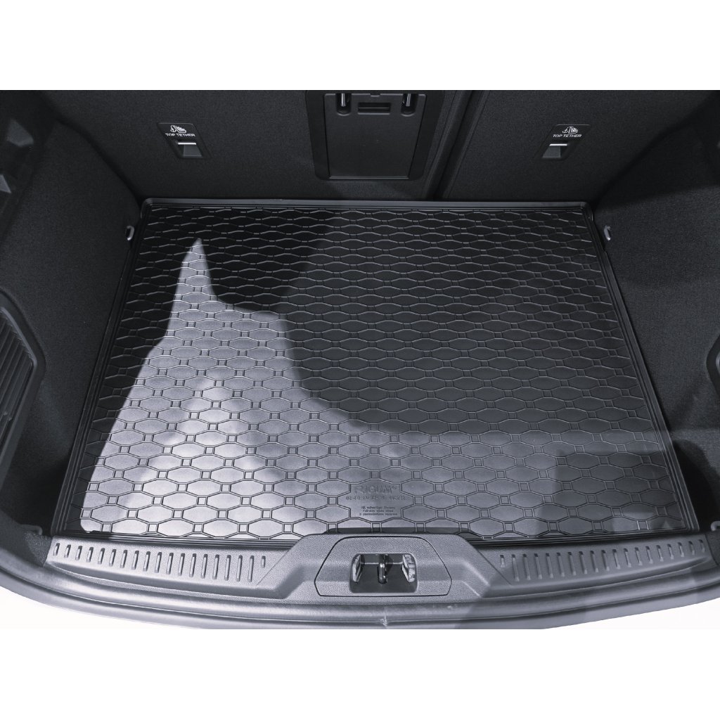Gumová vana do kufru Ford Focus hatchback s plnohodnotnou rezervou 2018- | RIGUM