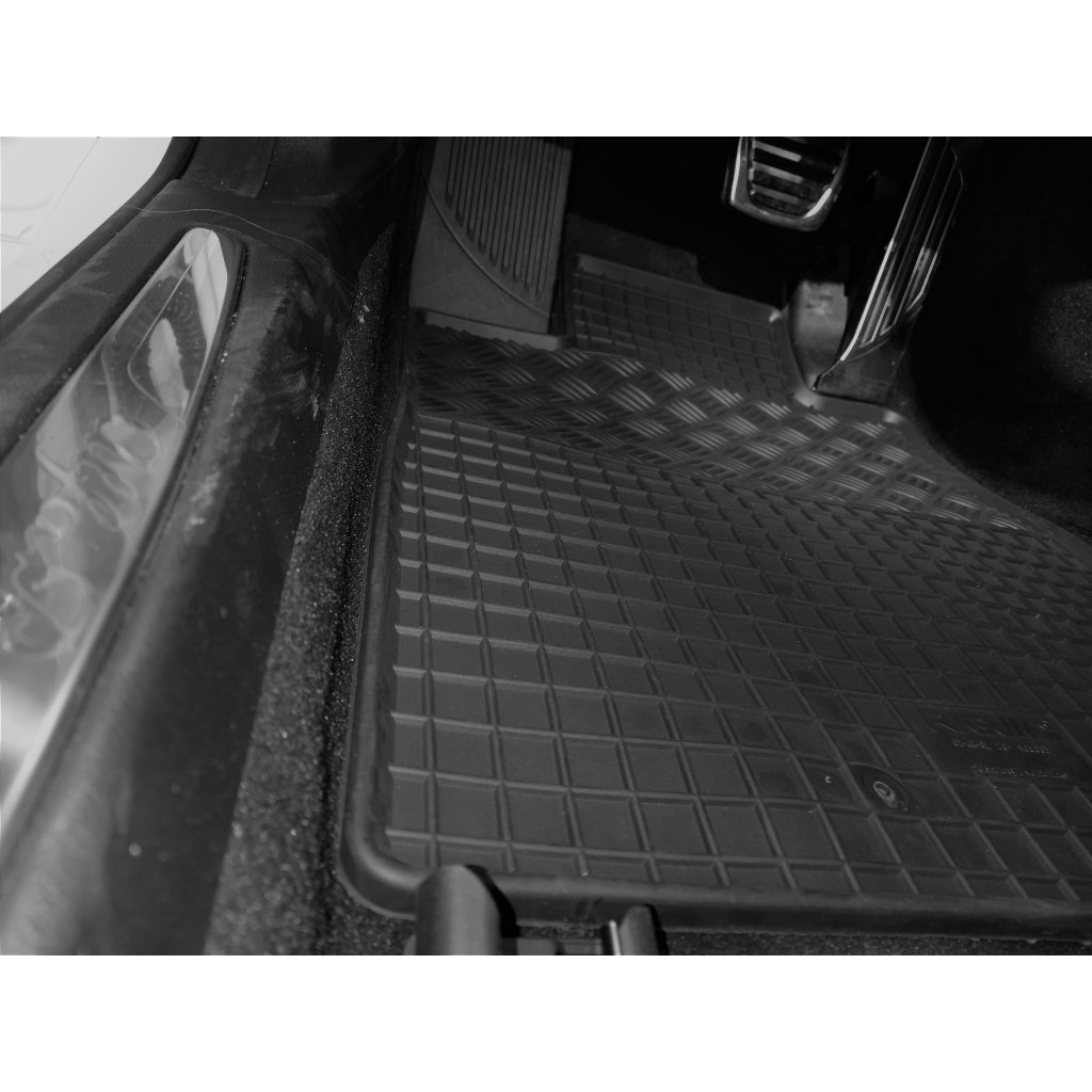 Gumové autokoberce Alfa Romeo Giulia 4x4 AUTOMAT 2020- | RIGUM