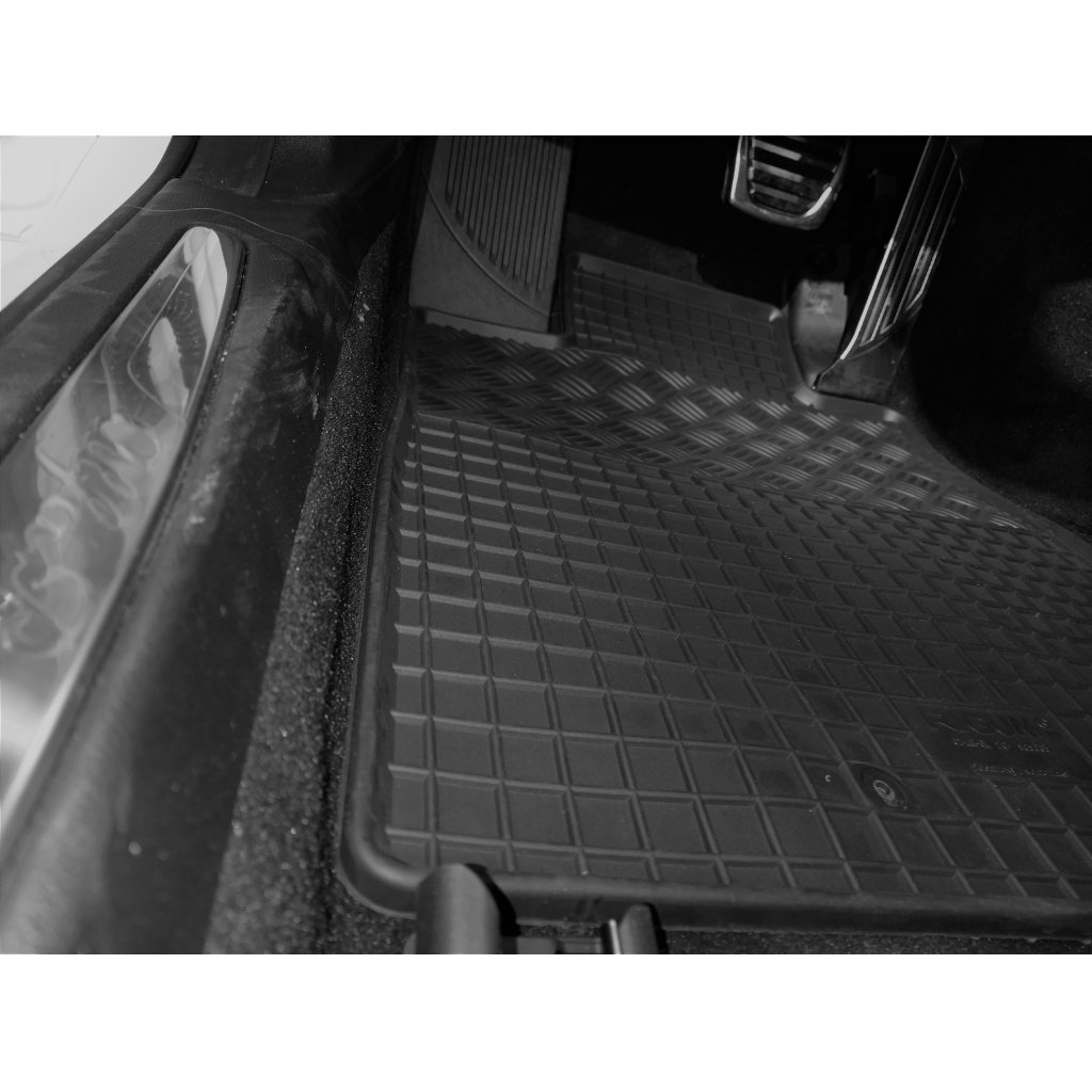 Gumové autokoberce Alfa Romeo Giulia 4x4 AUTOMAT 2020- | RIGUM