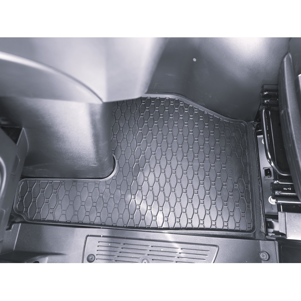 Gumové autokoberce Iveco T-Way 2022- | RIGUM