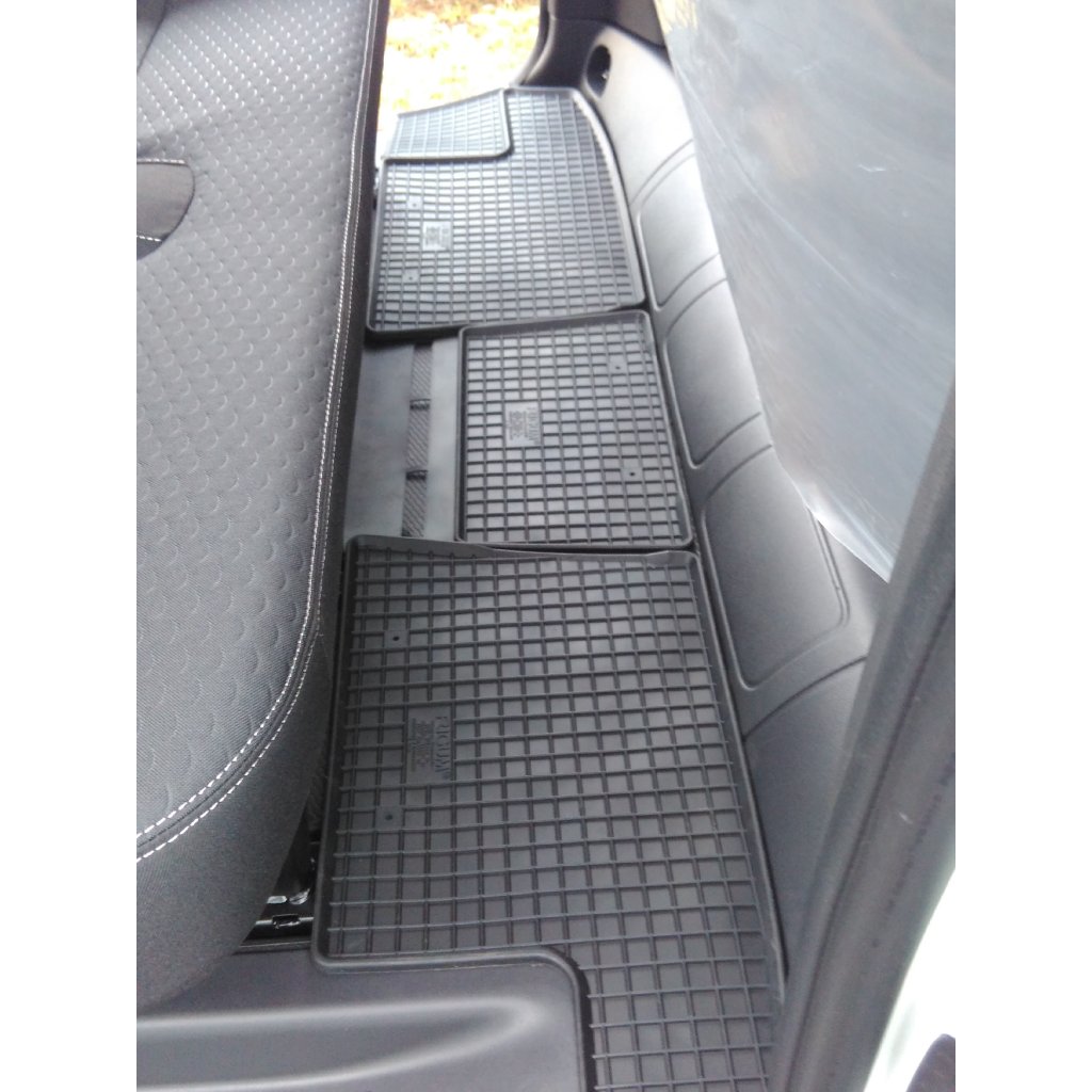 Gumové autokoberce Nissan NV300 2.řada 2014- | RIGUM