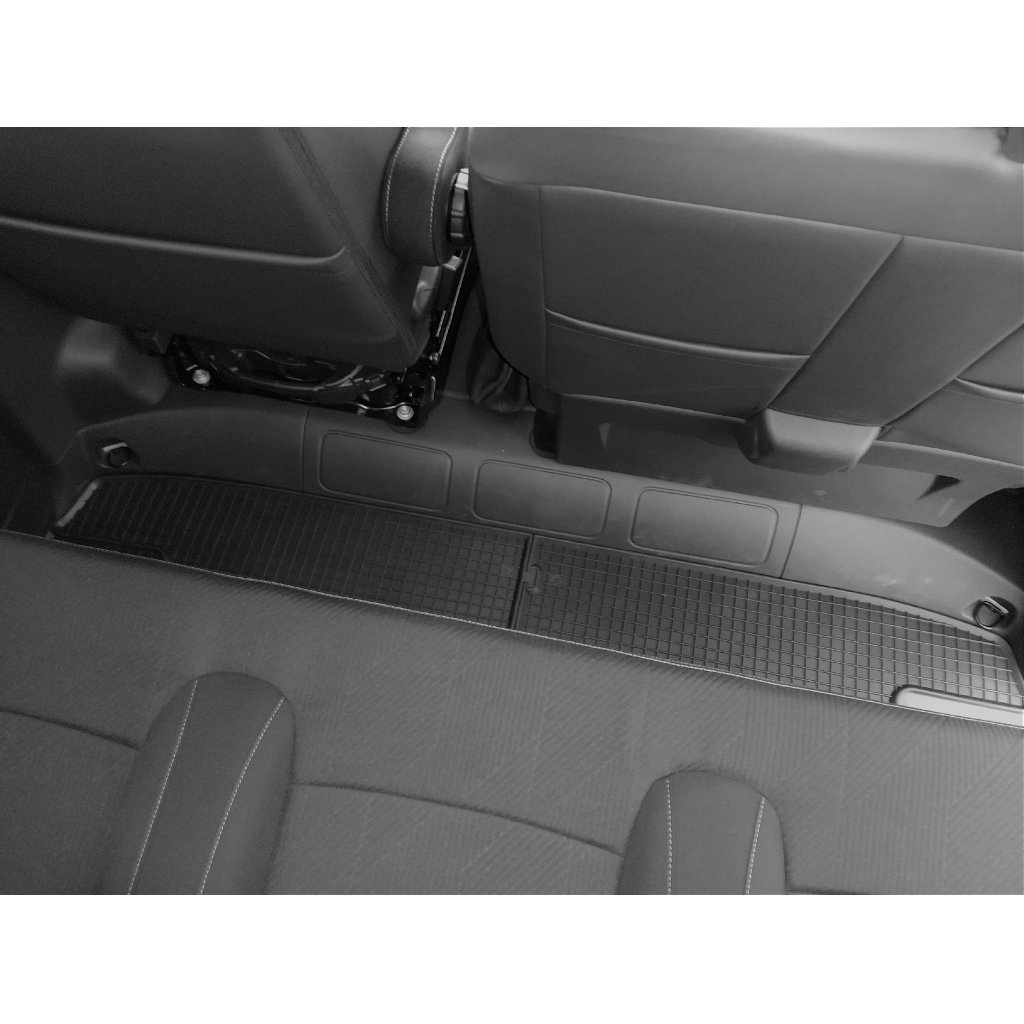 Gumové autokoberce Renault Trafic 2.řada bez topení 2014-2020 | RIGUM